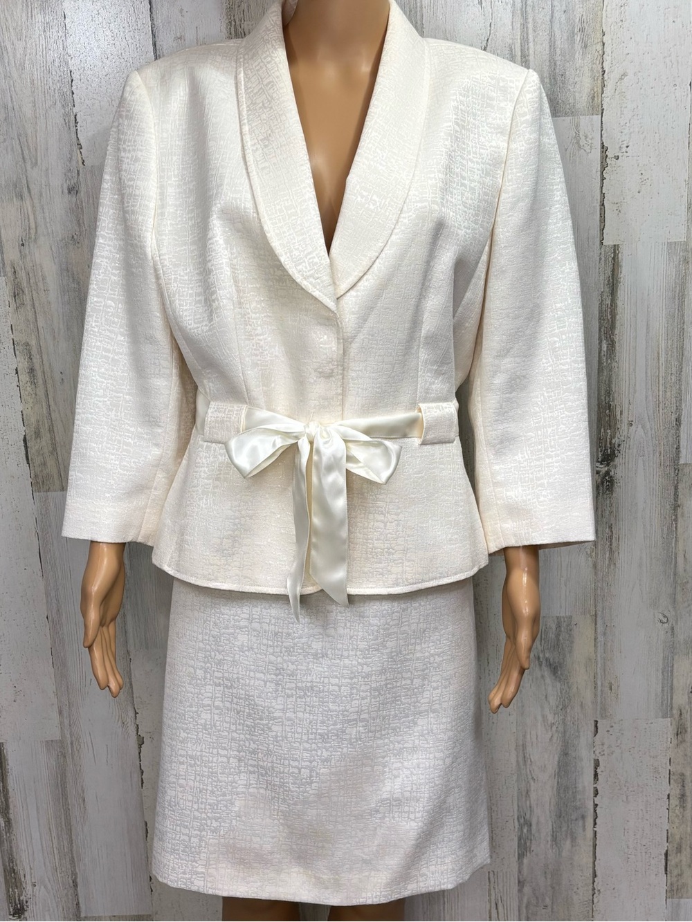 Alex Marie Cream Textured Two-Piece Skirt Suit with Satin Tie